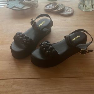 SODA platform scandal size 9 black